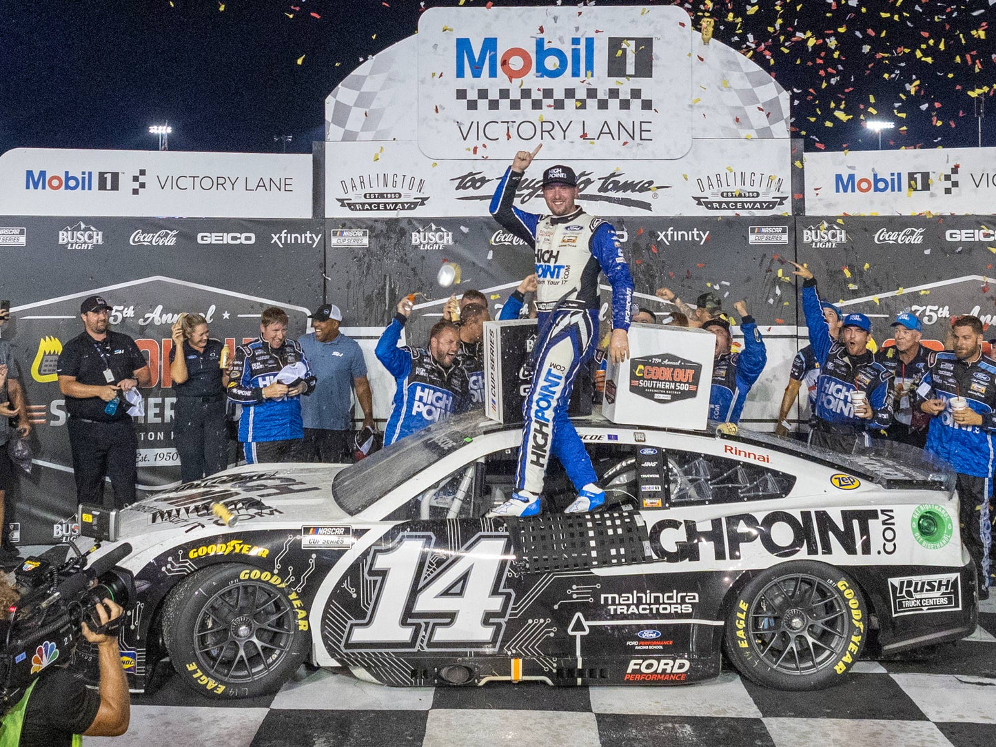 Darlington Race Win 1:24-Scale Diecast